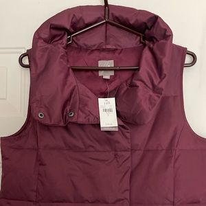 J Jill Plum down puffer vest in a women’s size S.  NWTS